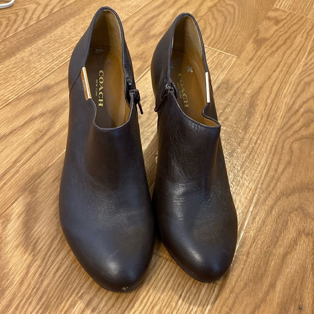 Coach New York Seneca Black High Heeled Ankle Booties Side Zipper (Size 7.5B)